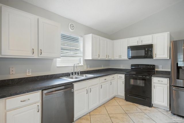 627 Saleta St, Pensacola, FL 32534