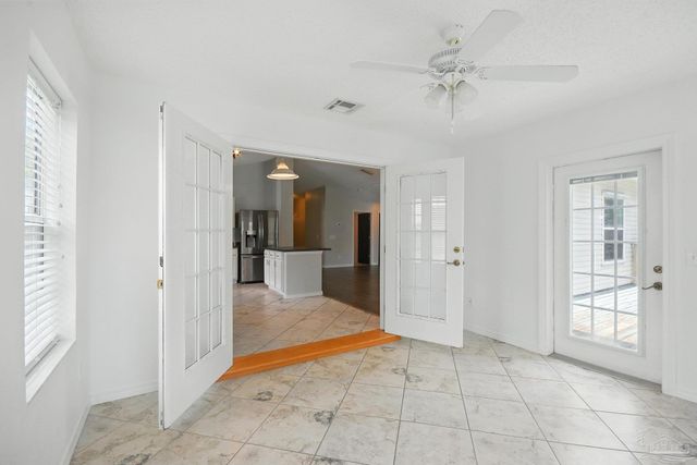 627 Saleta St, Pensacola, FL 32534