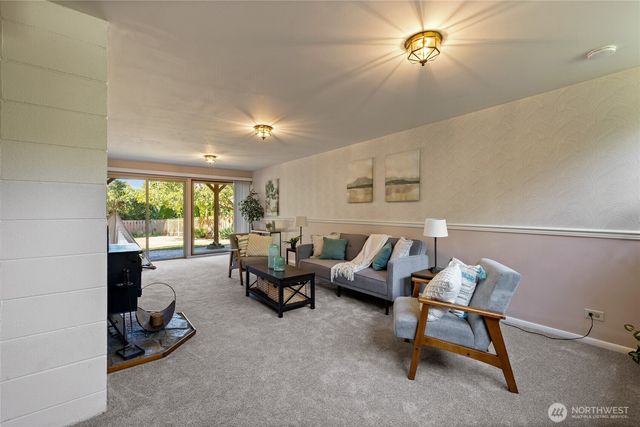 29815 10th Avenue SW, Federal Way, WA 98023
