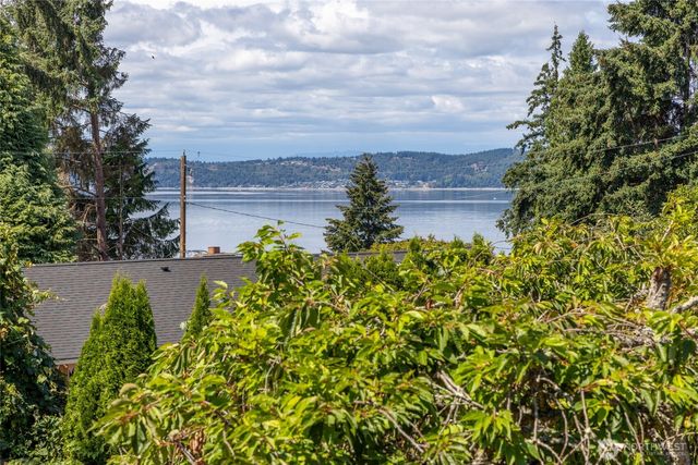 29815 10th Avenue SW, Federal Way, WA 98023