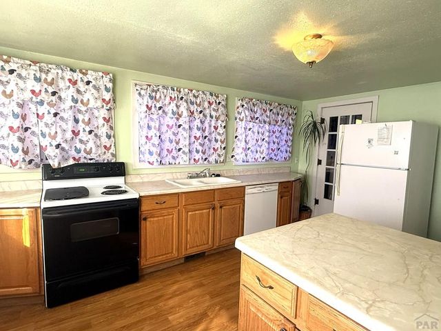 322 Belleview Ave, La Junta, CO 81050