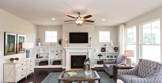 222 Tassell CRES, Suffolk, VA 23434