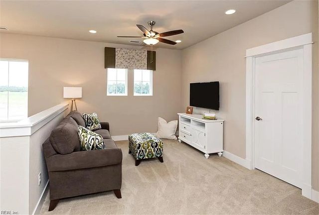 222 Tassell CRES, Suffolk, VA 23434