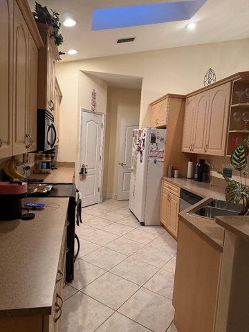 1609 S DAYTONA AVENUE, Flagler Beach, FL 32136