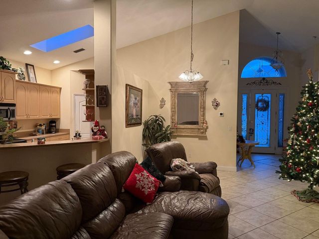 1609 S DAYTONA AVENUE, Flagler Beach, FL 32136