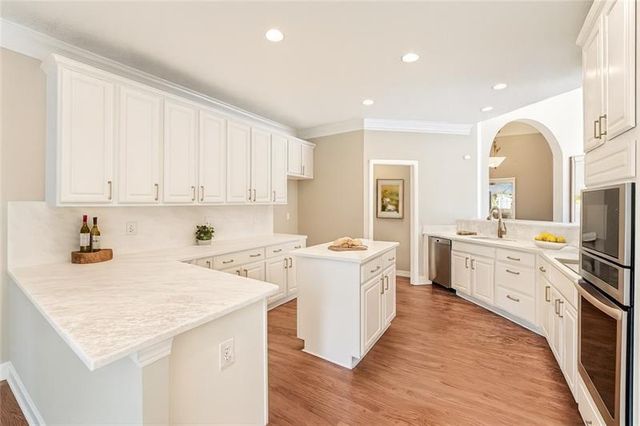 6640 Bridlewood Way, Suwanee, GA 30024