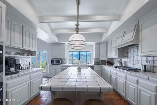 11300 Highridge Court, Camarillo, CA 93012