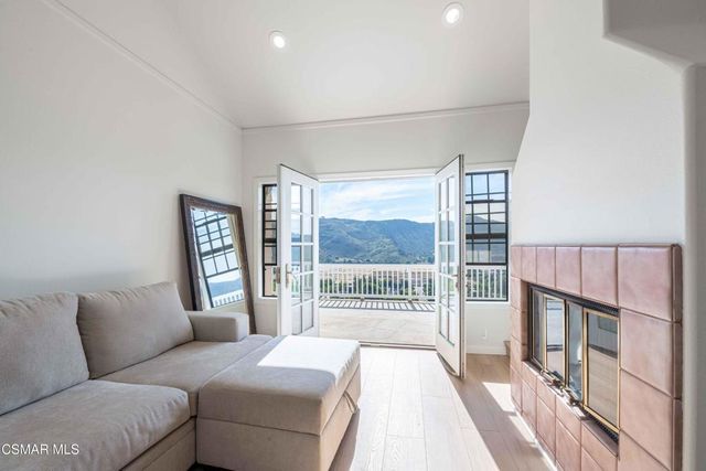 11300 Highridge Court, Camarillo, CA 93012