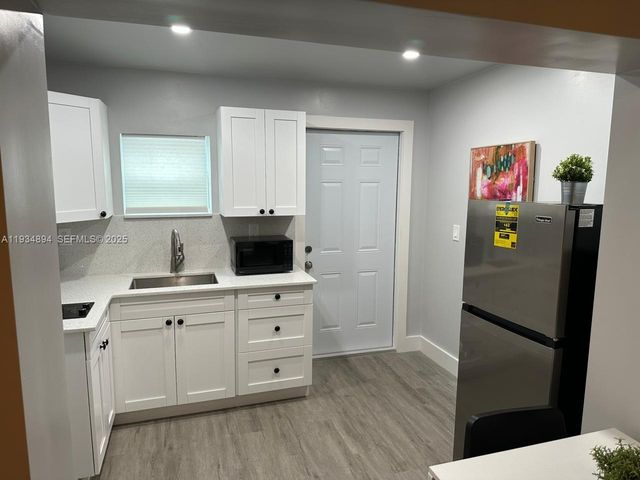 1822 NW 4th St C, Miami, FL 33125