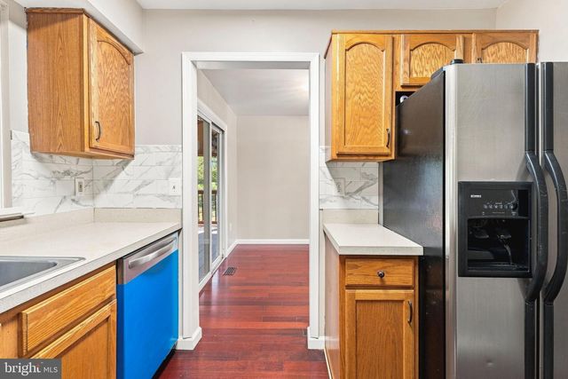 8864 GREEN NEEDLE DR, Baltimore, MD 21236