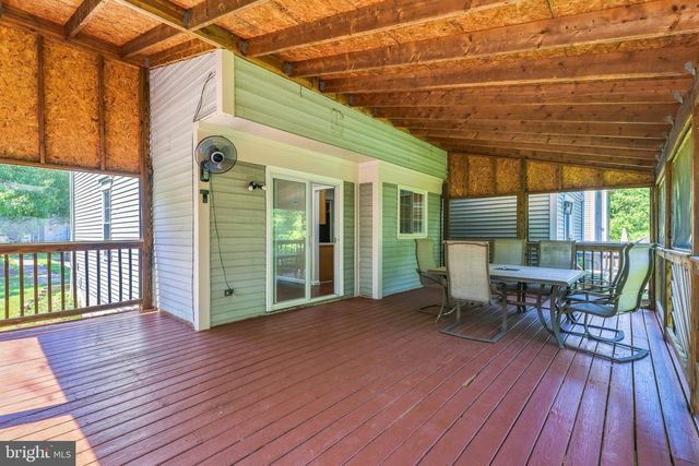 8864 GREEN NEEDLE DR, Baltimore, MD 21236