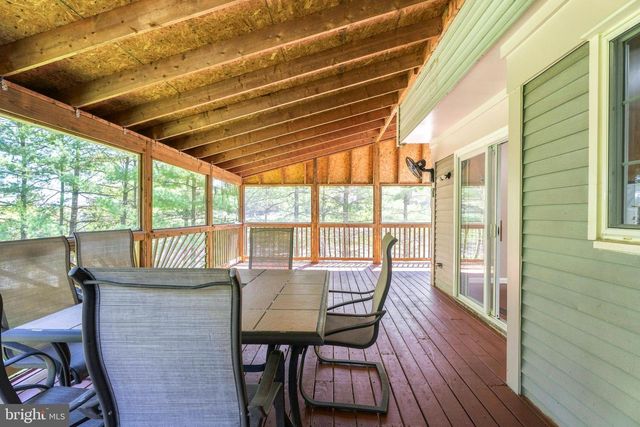 8864 GREEN NEEDLE DR, Baltimore, MD 21236
