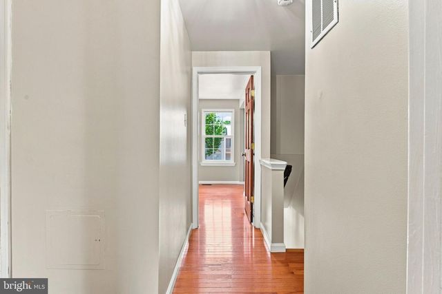 8864 GREEN NEEDLE DR, Baltimore, MD 21236