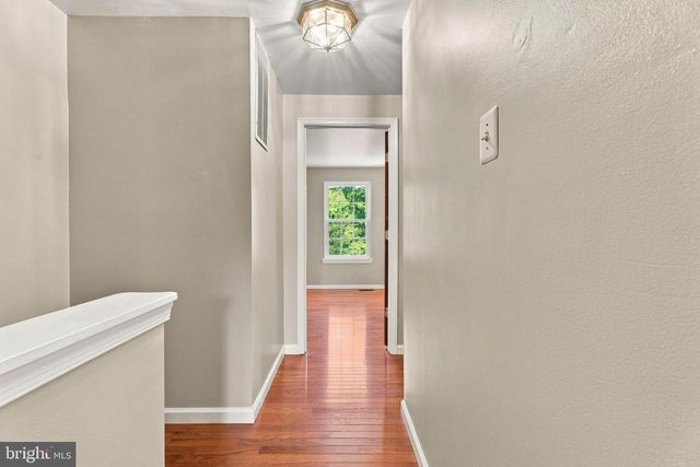 8864 GREEN NEEDLE DR, Baltimore, MD 21236