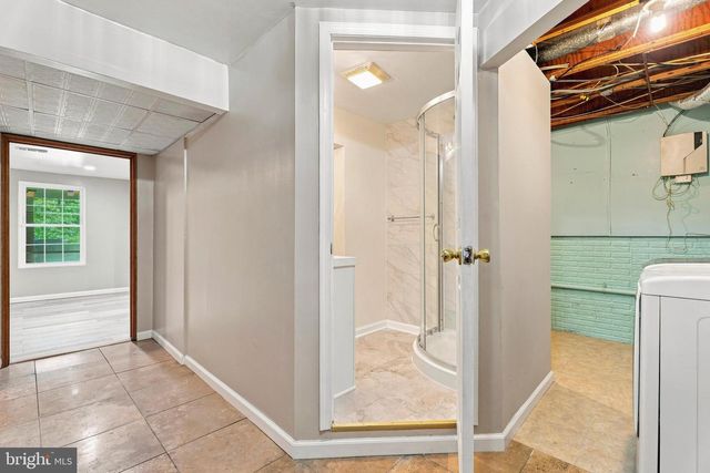 8864 GREEN NEEDLE DR, Baltimore, MD 21236
