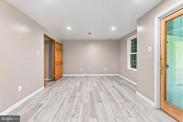 8864 GREEN NEEDLE DR, Baltimore, MD 21236