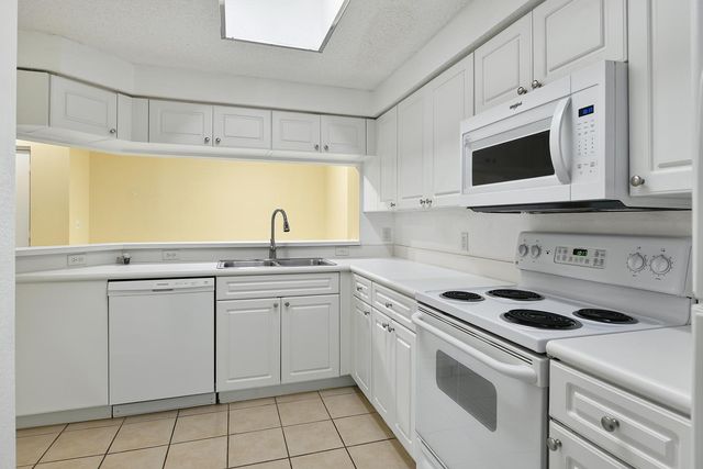 2730 Anzio Court 108, Palm Beach Gardens, FL 33410