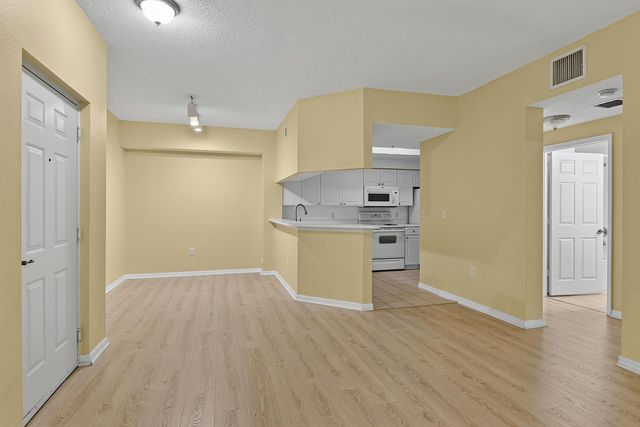 2730 Anzio Court 108, Palm Beach Gardens, FL 33410