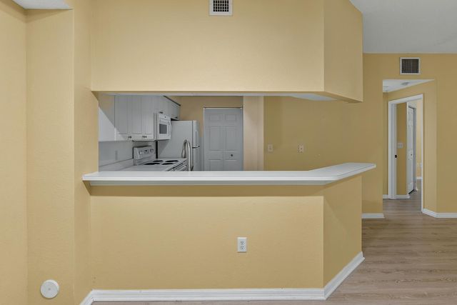 2730 Anzio Court 108, Palm Beach Gardens, FL 33410