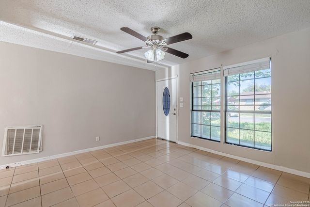 8414 STANDING ROCK ST, San Antonio, TX 78242