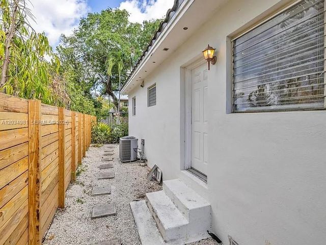 545 NE 64th St, Miami, FL 33138