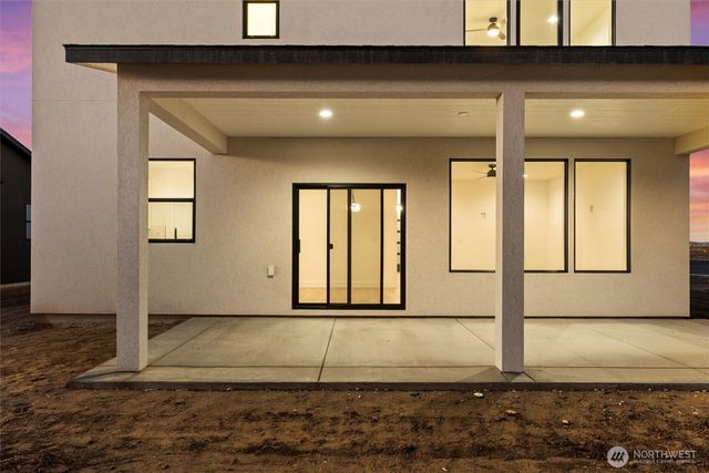 744 N WIDGEON Street, Moses Lake, WA 98837