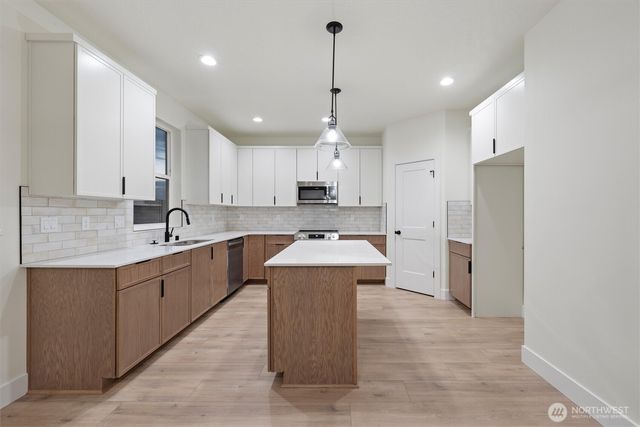 744 N WIDGEON Street, Moses Lake, WA 98837