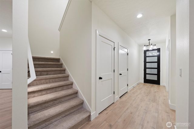 744 N WIDGEON Street, Moses Lake, WA 98837