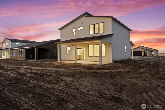 744 N WIDGEON Street, Moses Lake, WA 98837