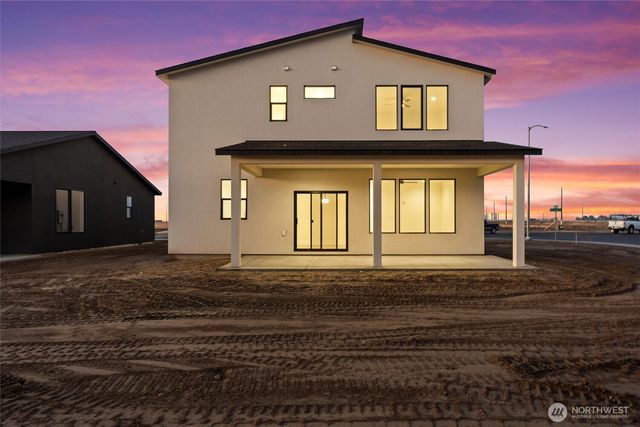 744 N WIDGEON Street, Moses Lake, WA 98837