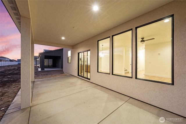 744 N WIDGEON Street, Moses Lake, WA 98837