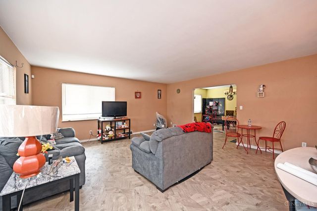 3305 Queen City Avenue, Cincinnati, OH 45238