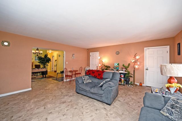 3305 Queen City Avenue, Cincinnati, OH 45238