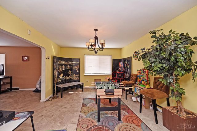 3305 Queen City Avenue, Cincinnati, OH 45238