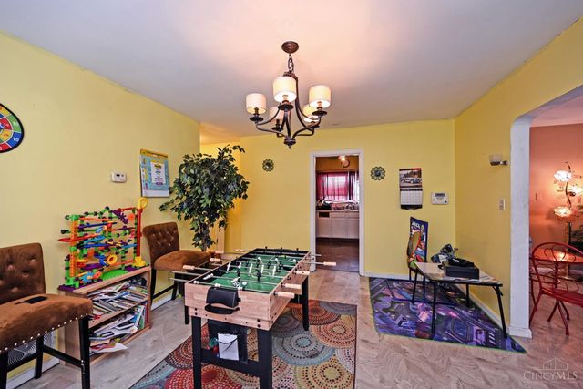 3305 Queen City Avenue, Cincinnati, OH 45238