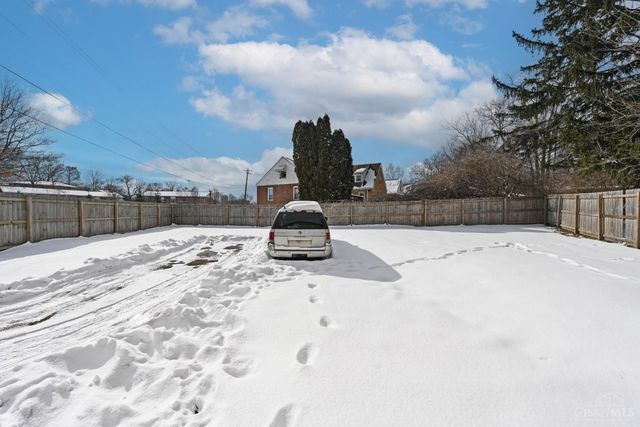 3305 Queen City Avenue, Cincinnati, OH 45238