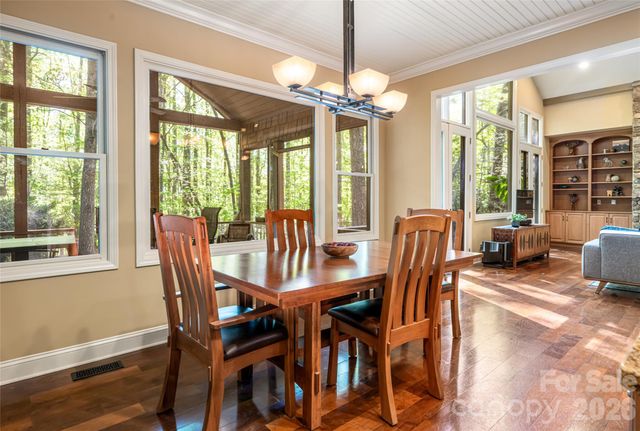 109 Little Cherokee Ridge, Hendersonville, NC 28739