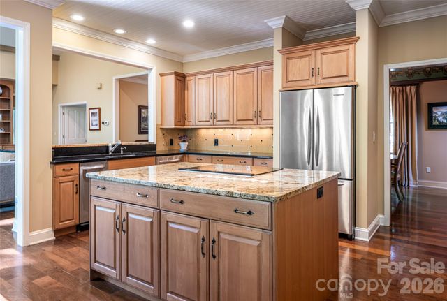 109 Little Cherokee Ridge, Hendersonville, NC 28739