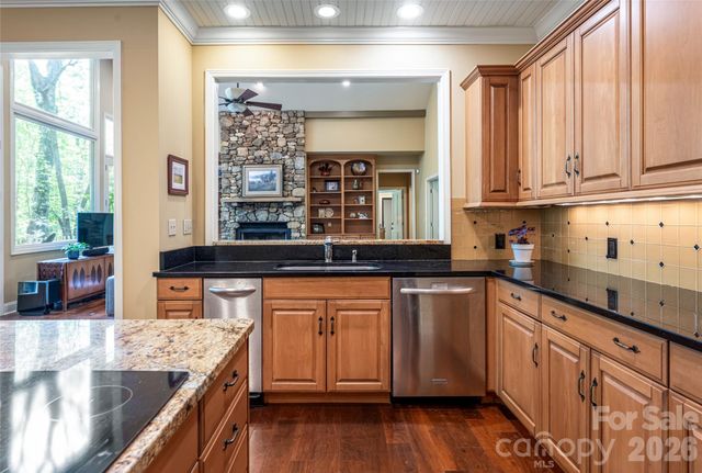 109 Little Cherokee Ridge, Hendersonville, NC 28739