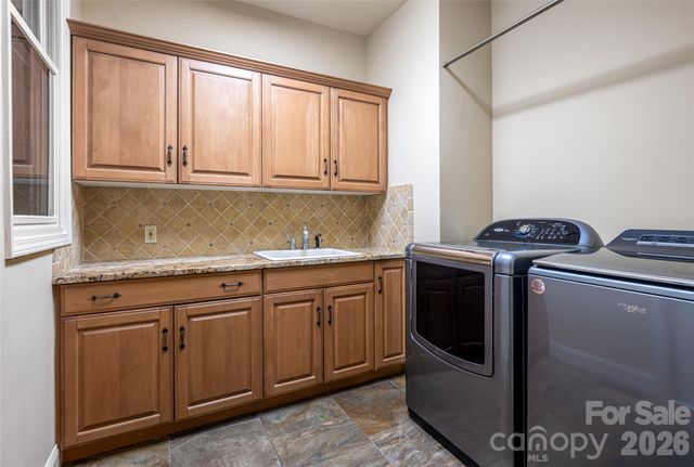 109 Little Cherokee Ridge, Hendersonville, NC 28739