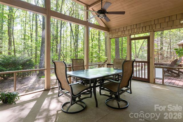 109 Little Cherokee Ridge, Hendersonville, NC 28739