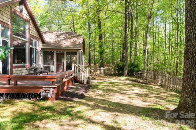 109 Little Cherokee Ridge, Hendersonville, NC 28739