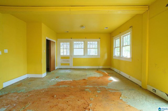 1833 SAINT CHARLES AVENUE SW, Birmingham, AL 35211