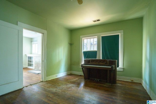 1833 SAINT CHARLES AVENUE SW, Birmingham, AL 35211