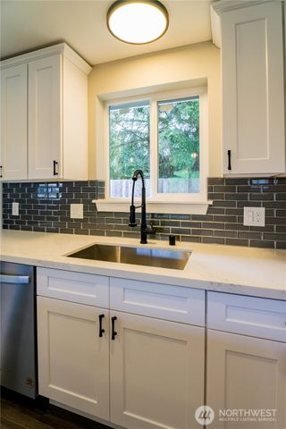 5118 VIEWRIDGE Drive SE, Olympia, WA 98501