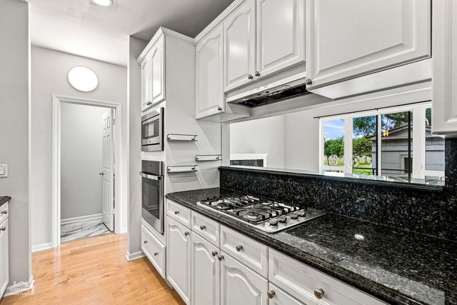 7768 N Sheridan Road 1, Chicago, IL 60626