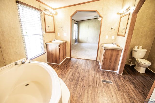 972 Judge Furrh, Marshall, TX 75672
