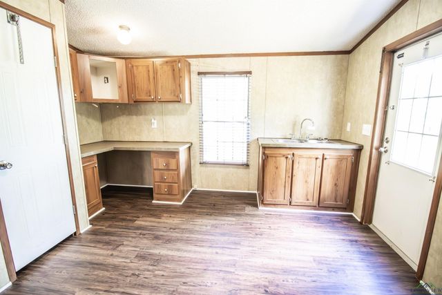 972 Judge Furrh, Marshall, TX 75672