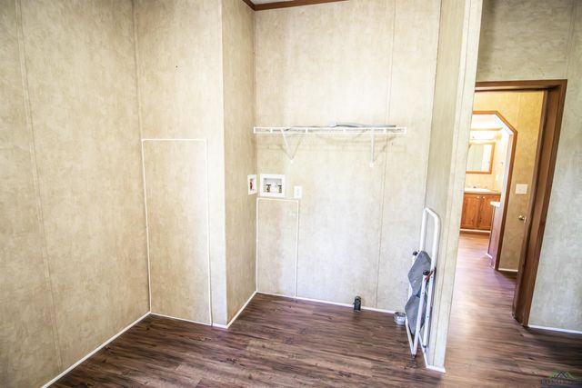 972 Judge Furrh, Marshall, TX 75672