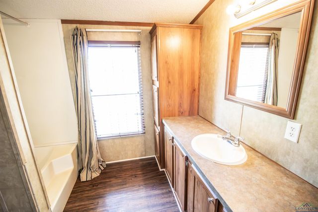 972 Judge Furrh, Marshall, TX 75672